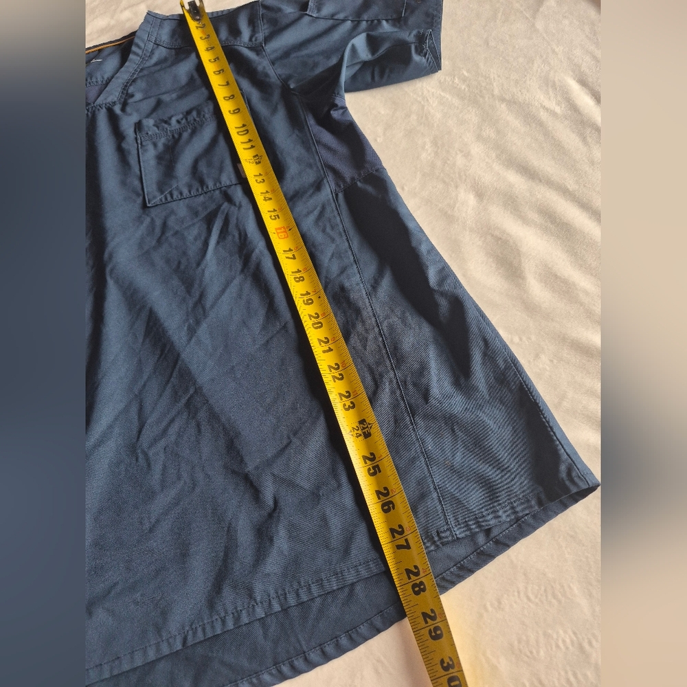 Carhartt Scrub Top Size Medium Unisex Navy Blue Back Ventilation Front Pocket - Picture 12 of 13